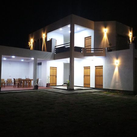 Hotel Cassia Uda Walawe Extérieur photo